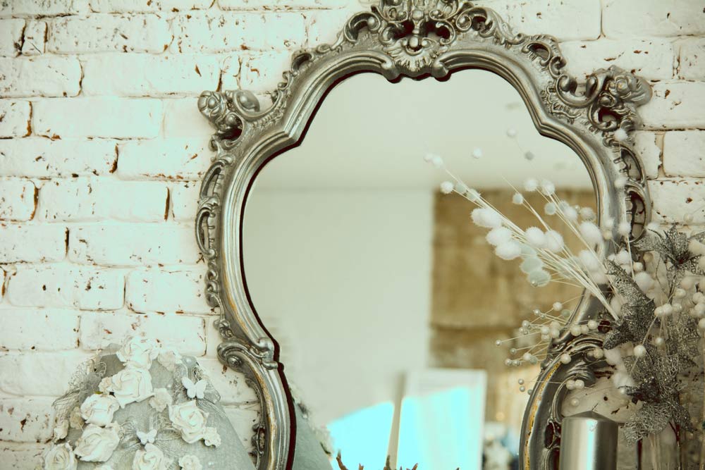 How To Repair Mirror Desilvering, Can An Old Mirror Be Resilvered