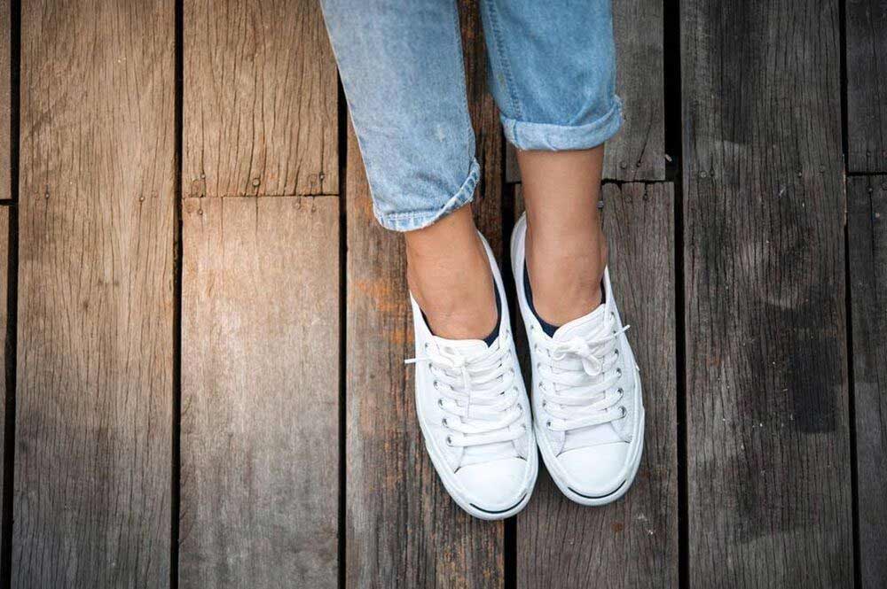 How to Clean White Converse Easily - 6 Steps